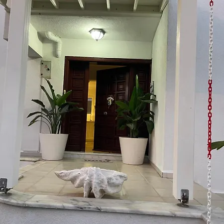 فيلة Oran House